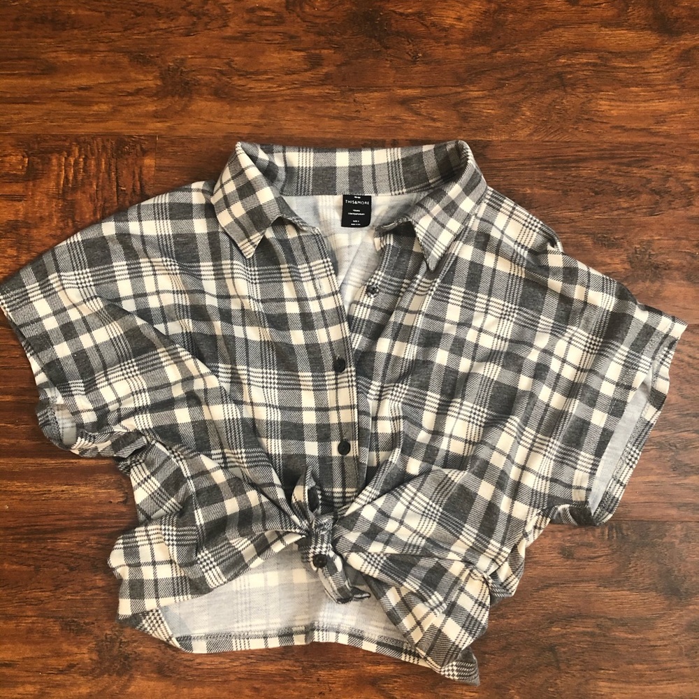 Super comfy collared crop top